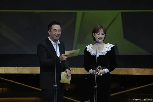 邓超给孙俪比心:长久的婚姻不容易,如何才能让婚姻始终保鲜?