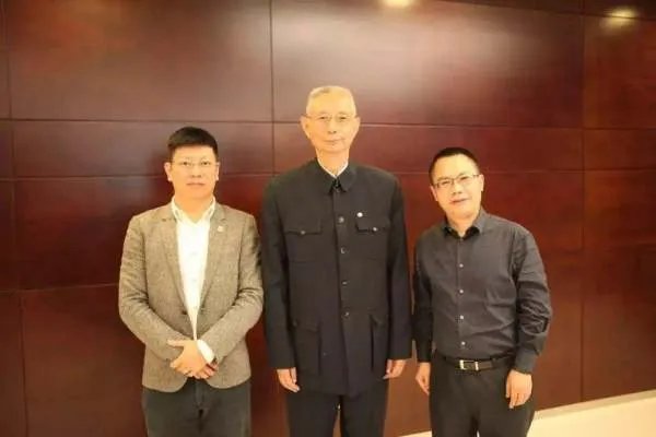 重庆首富被追债，为何巨富容易大起大落？