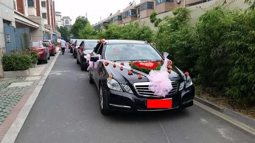 租婚车价格表2018年 租婚车一天多少钱