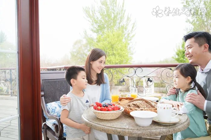 卸妆水怎么使用？卸妆水怎么辨别好坏？