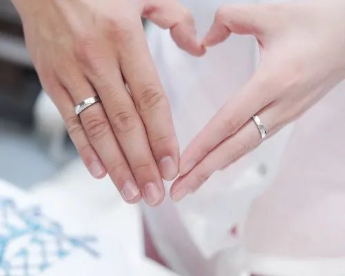 结婚戒指戴哪个手指 结婚戒指的正确戴法