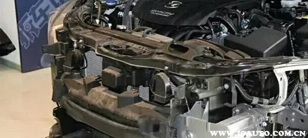 昂克赛拉底盘结构很不一般?国产昂克赛拉碰撞测试成绩