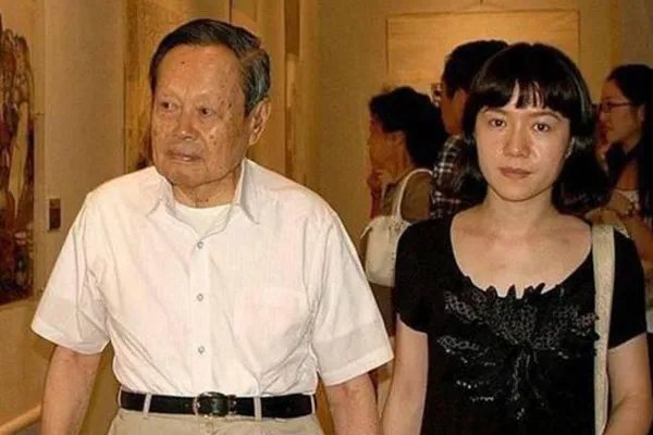 杨振宁和翁帆生了孩子吗?