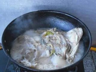 炖鱼头