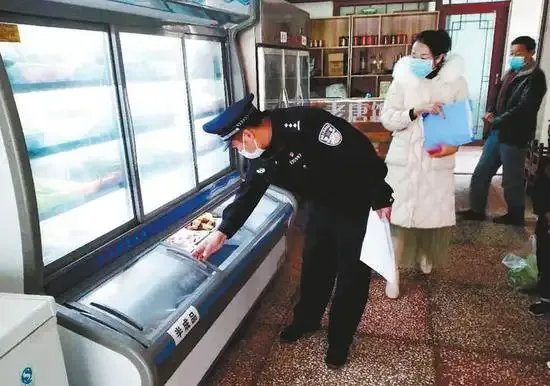 上海一饭店老板告民警“吃野味喝茅台不付钱”被驳回,警方的做法合理吗?