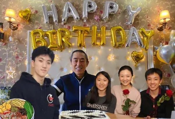 张艺谋的妻女去探班,陈婷打扮的很年轻,你羡慕张艺谋夫妻两人的爱情吗?