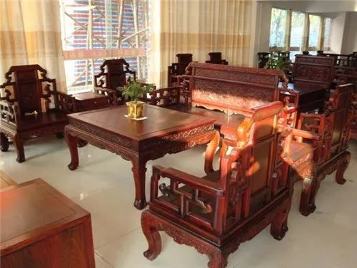 紫檀木家具价格为什么这么贵 紫檀木家具优缺点分析