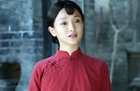 周迅躺着玩手机鼻梁被砸伤,你也有过相似的经历吗?