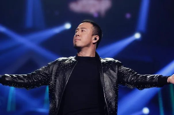 杨坤十大经典歌曲排行榜:《无所谓》上榜,第一无人能及