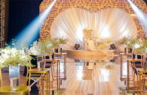金色婚礼现场布置方法 金色主题婚礼效果图