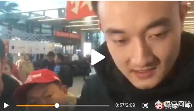 丛明晨今天出院,辽宁男篮的球迷专程到医院欢送!丛明晨能在本赛季回归赛场吗?
