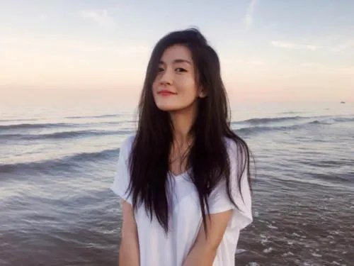 谢娜做手工娃娃赠好友,谢娜在圈中的人缘怎样?
