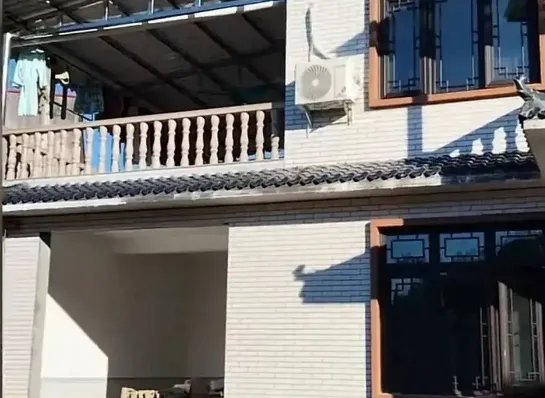 女子花28万在乡下建380平房子!这笔钱花的值吗?