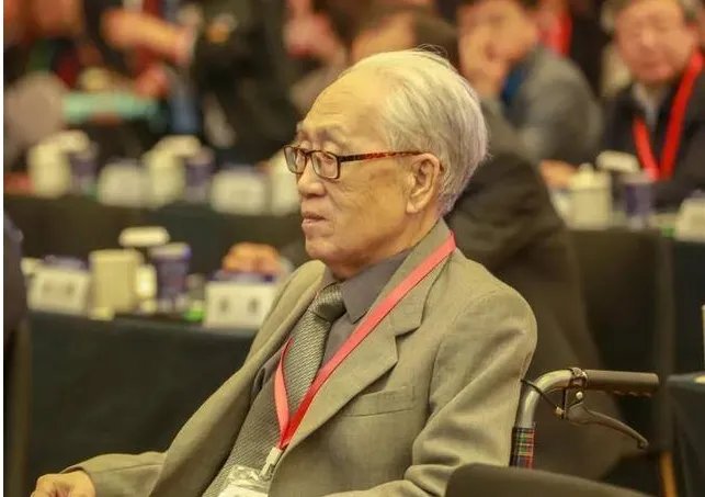 砒霜治白血病“第一人”张亭栋:一辈子能治好一种病,就算没白活