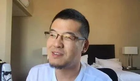 篮球评价员杨毅与苏群,你更喜欢哪个人的解说?为什么?