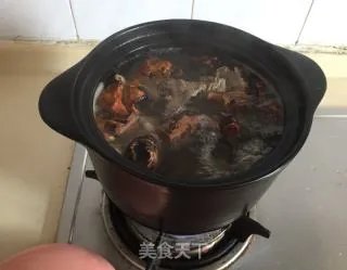五指毛桃煲鸡