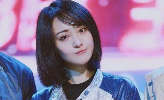 郑爽风波后首次露面,你认为郑爽会被彻底封杀吗?