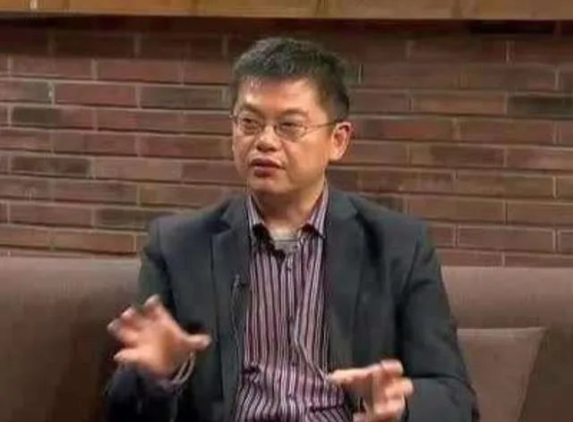 篮球评价员杨毅与苏群,你更喜欢哪个人的解说?为什么?