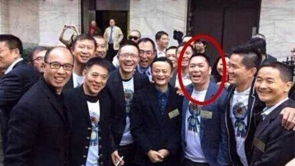 赵薇老公黄有龙为什么能在30多岁身价几十亿?