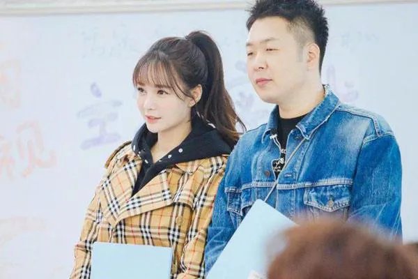 海涛沈梦辰晒微博幸福,爱情的样子是否如此简单?