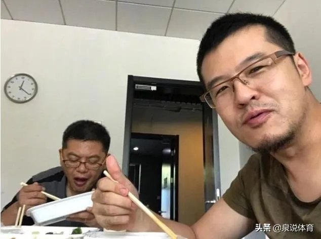 篮球评价员杨毅与苏群,你更喜欢哪个人的解说?为什么?
