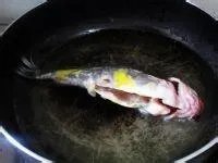 嘎鱼炖豆腐的家常做法?