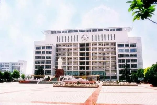 湖北仙桃职业学院的学院简介