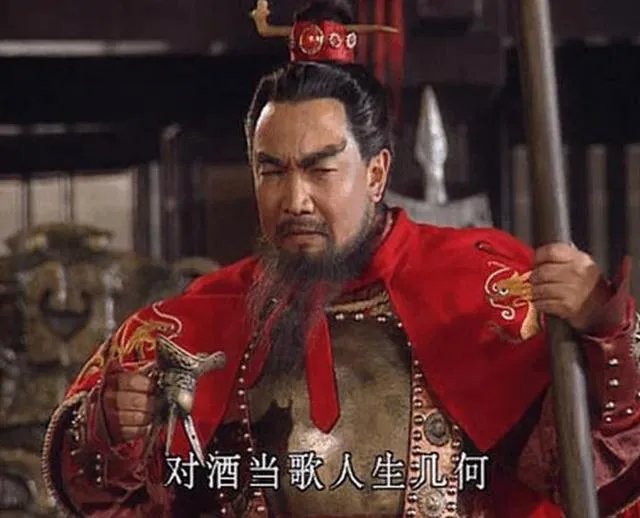 为什么三国时不熟水战的曹操不渡江打陆地战呢?