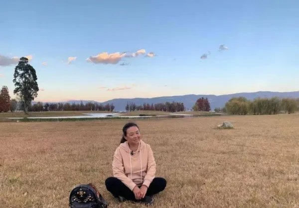 郑州自驾阿姨苏敏中秋回家后决定离婚,怎么看待她这一决定?