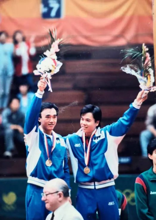 陈龙灿是昔日乒乓世界冠军,他的近况如何?