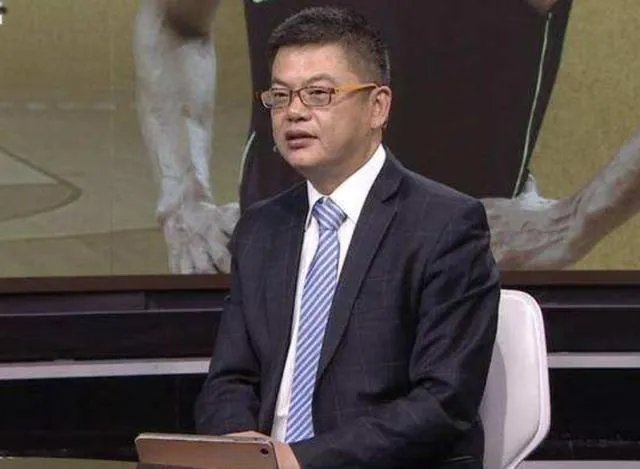篮球评价员杨毅与苏群,你更喜欢哪个人的解说?为什么?