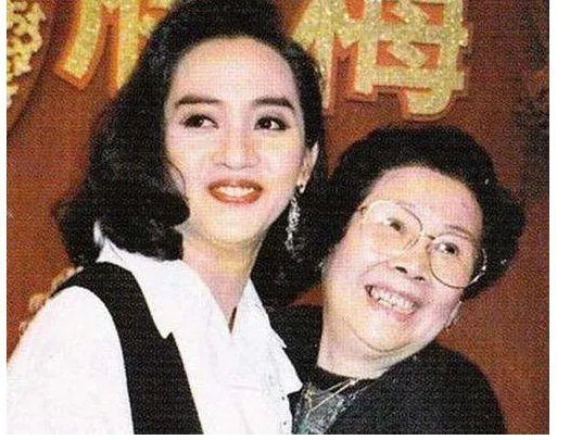梅艳芳母亲抱怨什么?