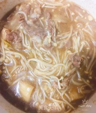 金针菇肥牛汤