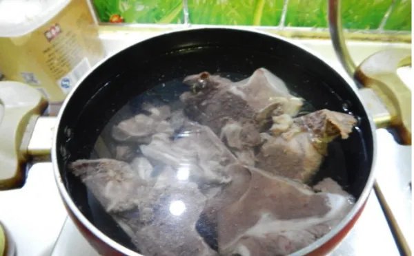 牛骨汤的做法