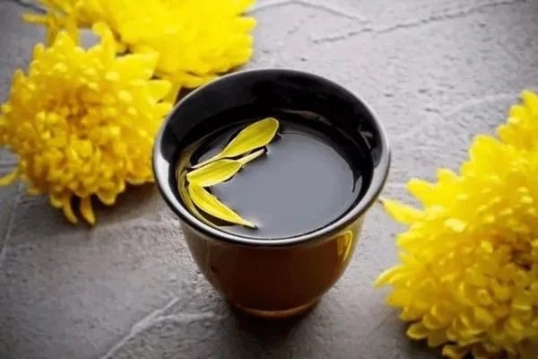 古代“重阳节”里有饮酒的习俗，所饮的酒是？