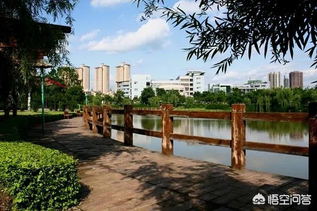 重庆文理学院究竟是一所什么档次的大学?哪些专业好? ?
