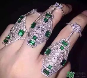 潘多拉和施华洛奇哪个好?潘多拉和施华洛奇哪个贵?