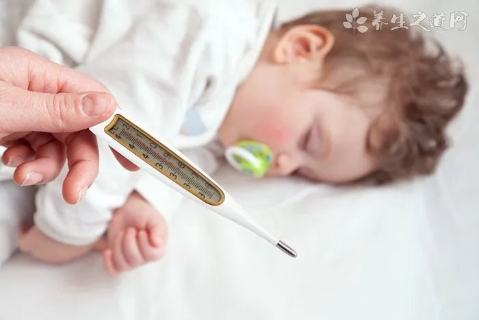 怎样用澡盆给婴儿洗澡_婴儿洗澡要注意什么