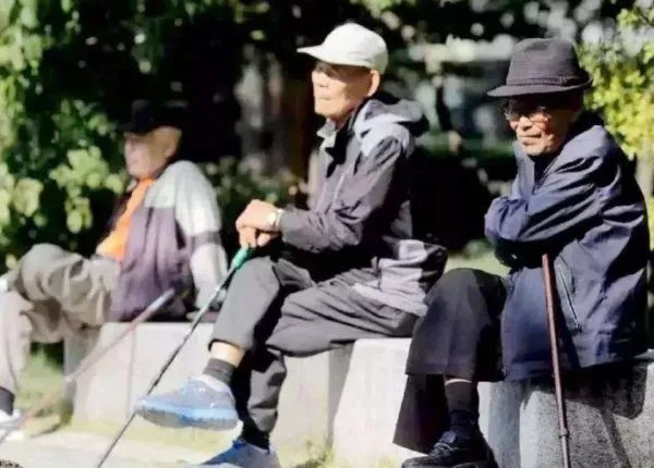 如何看待我国将需要6个年轻人养1个老人的情况?