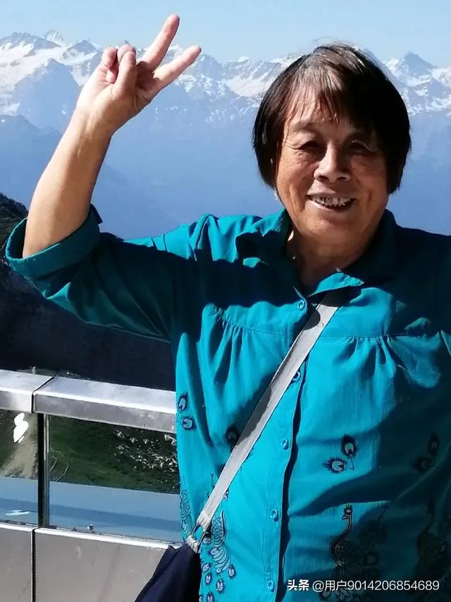 花果山水帘洞洞口的对联是什么？